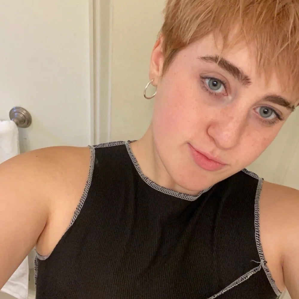 CONTRAST STITCH RACER CROP TOP - Picture 4 of 6